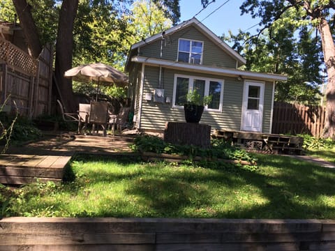 Patio with 
private backyard 
