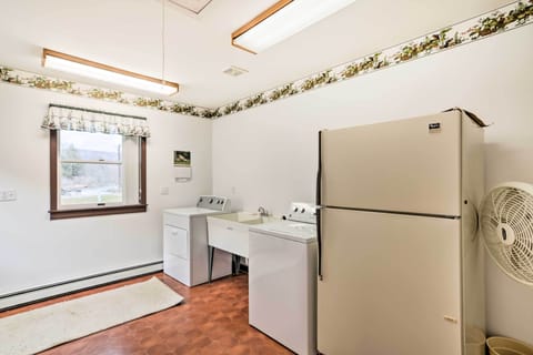 Laundry Room | Linens & Towels Provided