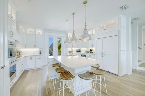 Serenity Beach - AMI Locals