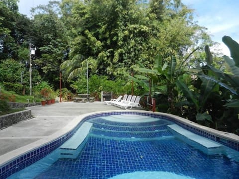 EcoCondo #7 Serviced Apartments in Quepos w/ Pool (315)