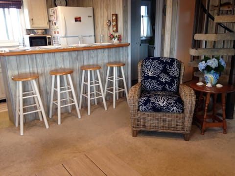 LIVING ROOM LEADING TO BATHROOM