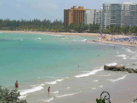 IF WE ARE BOOKED TRY:
HomeAway 3713318
Or
HomeAway 3014234