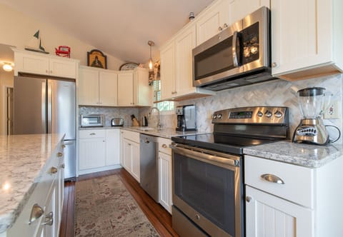 Kitchen bright and updated