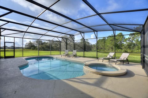Large Pool  & Spa Deck