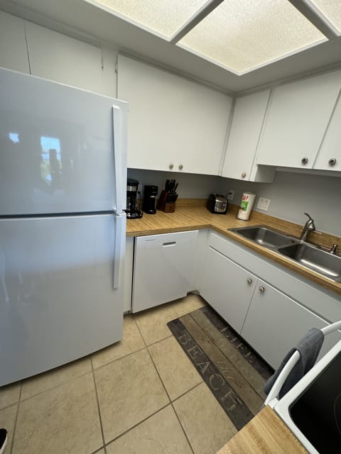 Kitchen has all new appliances as of 2024.