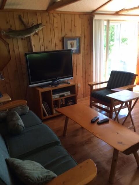 living room with bell express view tv