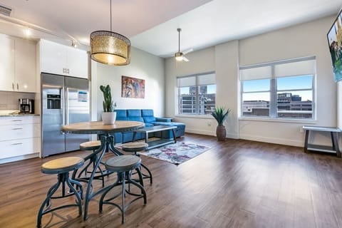 Living room/kitchen