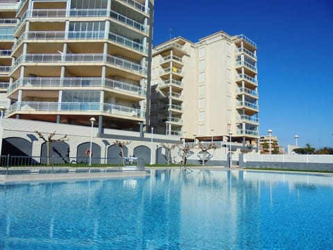 Fachada y Piscina Argenta Peñiscola