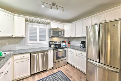 Kitchen | Drip Coffee Maker