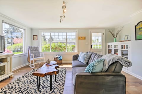 Netarts Vacation Rental | 2BR | 1BA | 944 Sq Ft | 2 Steps to Enter