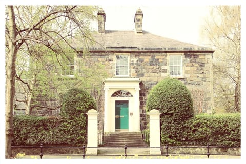 Three level Georgian home, Luxury in every way just steps from Stirling.