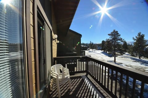 back deck off of king bedroom