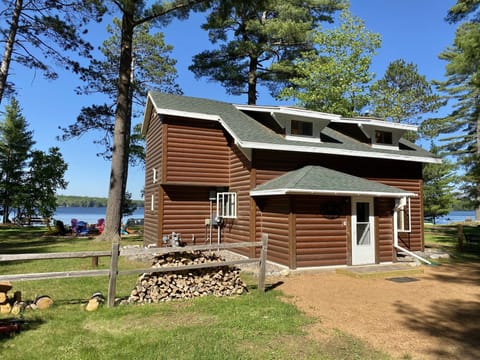A cozy cabin on a gorgeous lake is the perfect destination.