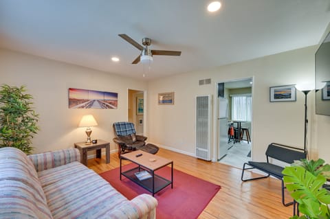 Living Room | Smart TV | Free WiFi