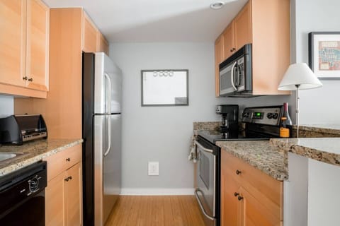 fully stocked kitchen with all the essentials 