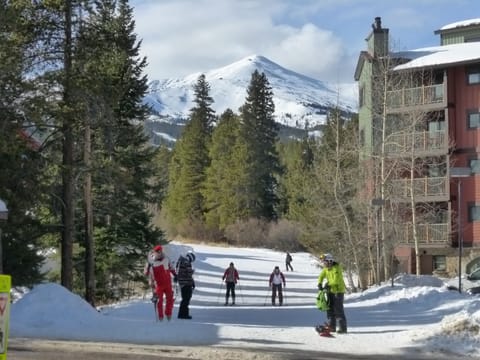 Ski back to the condo on the Four O'clock Ski Run!