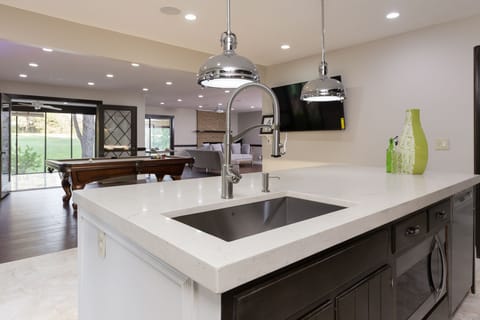 Open Plan - Designer Kitchen opening into Pool Room, Living Room and Porche !!