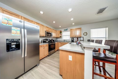 Fully equipped kitchen with newer appliances.