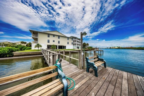 Wake up to paradise in Indian Shores! 