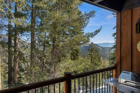 Private deck with BBQ and views!