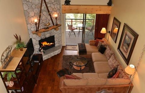 Spacious, vaulted ceilings, upgraded mountain unit