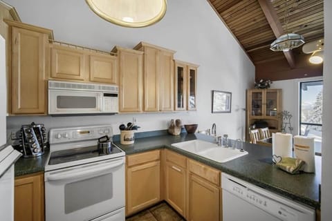 Double sinks, updated fixtures, fully furnished