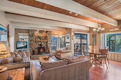 Beautiful mountain home, ready for your visit!
