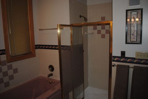 Admiral's Quarters shower.