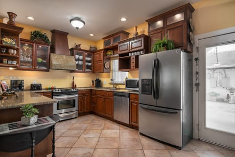 Kitchen on the ground level with everything you need.