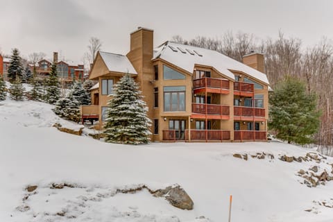 Perched on the top tier of the highly sought-after Crawford Ridge development, beautifully updated, and just steps from the ski trails of Bretton Woods