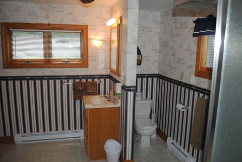 Crow's Nest Bathroom. Jacuzzi Tub and seperate Shower.