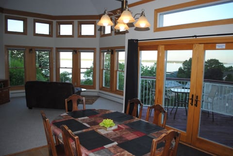 Common areas customers can use are the Lake View Living & Dining Rooms.