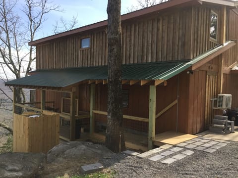 PRIVATE DECK OVERLOOKING THE VALLEY