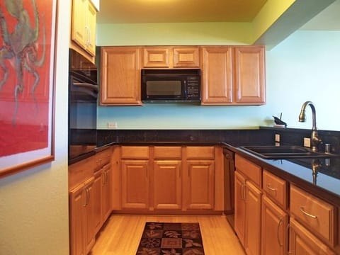 Full Kitchen with all conveniences. 