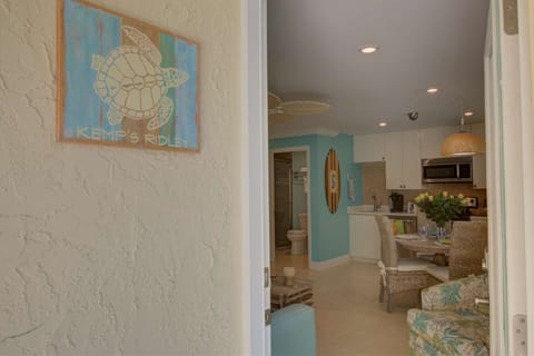 Enter Kemp's Ridley one bedroom, one bath fully furnished, renovated and good to go!