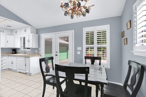 Access to the outside from the dining room