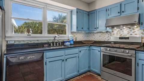 Paradise Cottage Too Kitchen