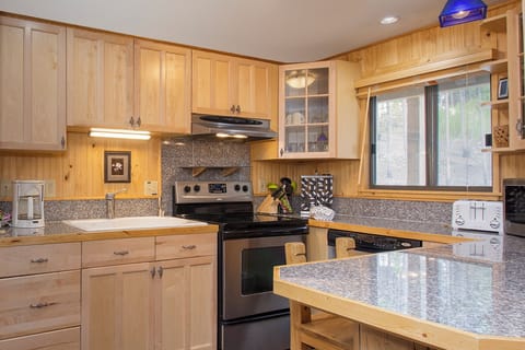 SWP Beaver Village 322 kitchen overview