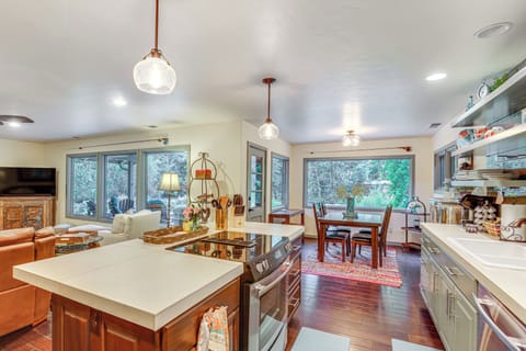 Kitchen | Coffee Maker | Ice Maker | Toaster