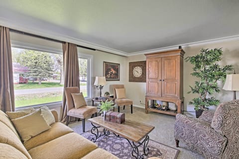 Ashton Vacation Rental Home | 3BR | 2BA | 1,200 Sq Ft | Stairs Required