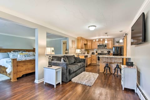 Living Room | Sleeper Sofa | Free WiFi | Central A/C & Heating