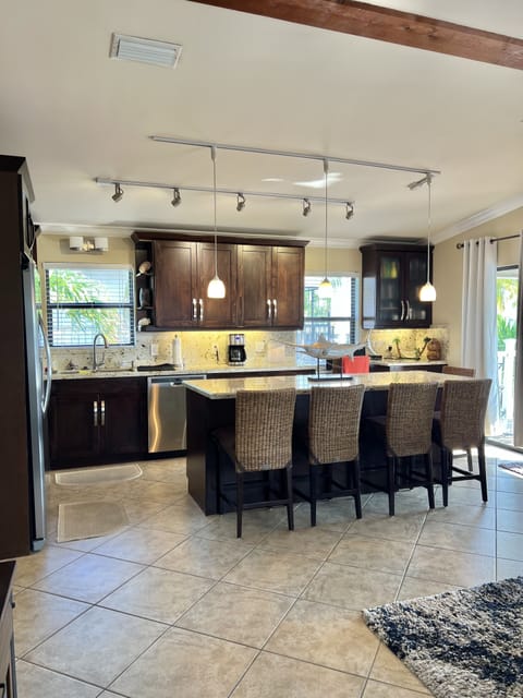 Kitchen/Dinning area