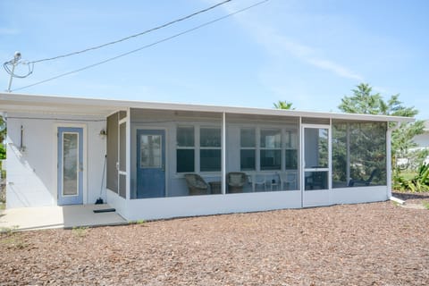 Large, Fenced in Yard with Gate for Additional Parking for Trailers or Boats