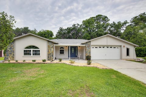 Dunnellon Vacation Rental | 3BR | 2BA | 2,085 Sq Ft | Step-Free Access
