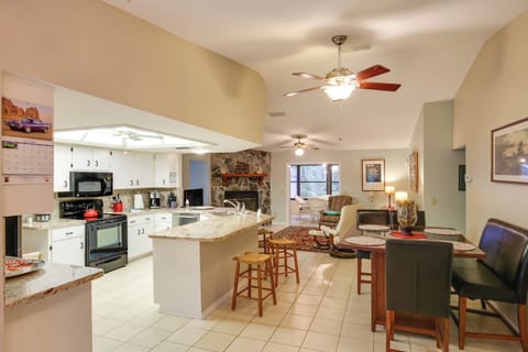 Dining Area | Dishware & Flatware Provided