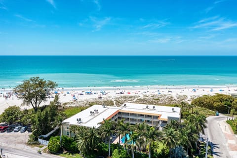 AMI Dreaming aerial view of complex with Gulf of Mexico in background