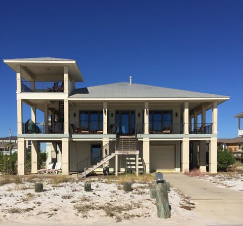 Front of home facing the Gulf of Mexico