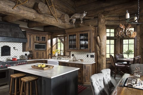 Chef's Kitchen fully equipped.