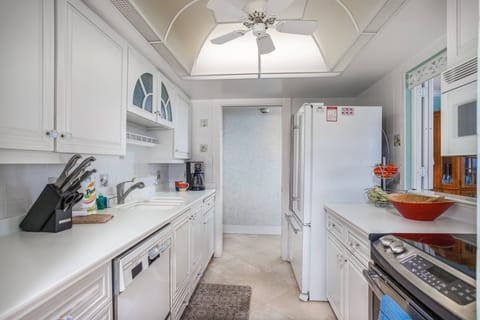 Our full size kitchen is stocked with dishes, glasses etc.  Make your favorite homemade meals anytime!  No food items included.