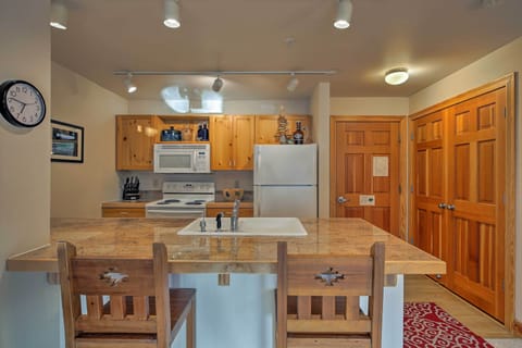 Kitchen | Fully Equipped
